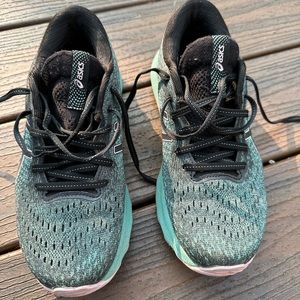 ASICS Gel Nimbus 24 size 7.5